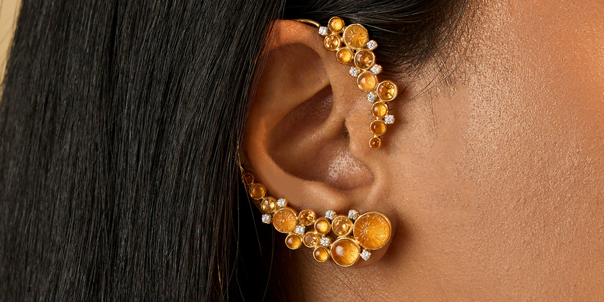 AKANSHA SETHI Folio hoop earrings - Gold